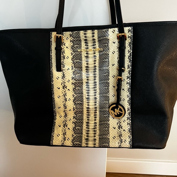 Michael Kors Hamilton Bag - Picture 2 of 12